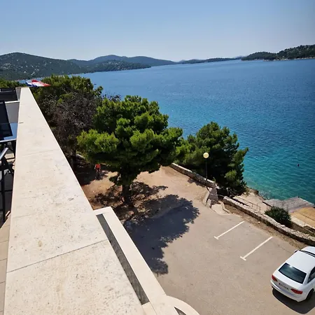 Nina Aparthotel